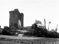 Photo of the keep in the late 1890s from the Bibliothèque de Toulouse (Wikimedia Commons). It collapsed around 20 years later.