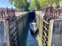 A navette (shuttle) to Toulouse, a walk carrying a bike box over the canal, and then the duo jumped on the train to Caussade.