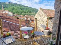 7th - from France friend Michela shows us pal Michael's new deck. Much roomier.