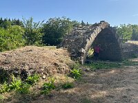 En route the guys found a sign to ruins of a Roman bridge near the hamlet of l'Isle Auger. Research showed that the ruin was actually a 15th century construction over a Roman ford! False advertising :-)