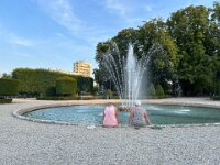 What better way to cool down than feet in a fountain?