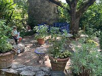 ‎In France Paulie and Stephen visited the Jardin de Quercy near Verfeil